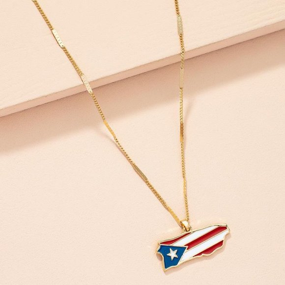 Patriotic American Flag-Themed Charm Pendant Necklace for Her | Women’s. - Picture 3 of 8